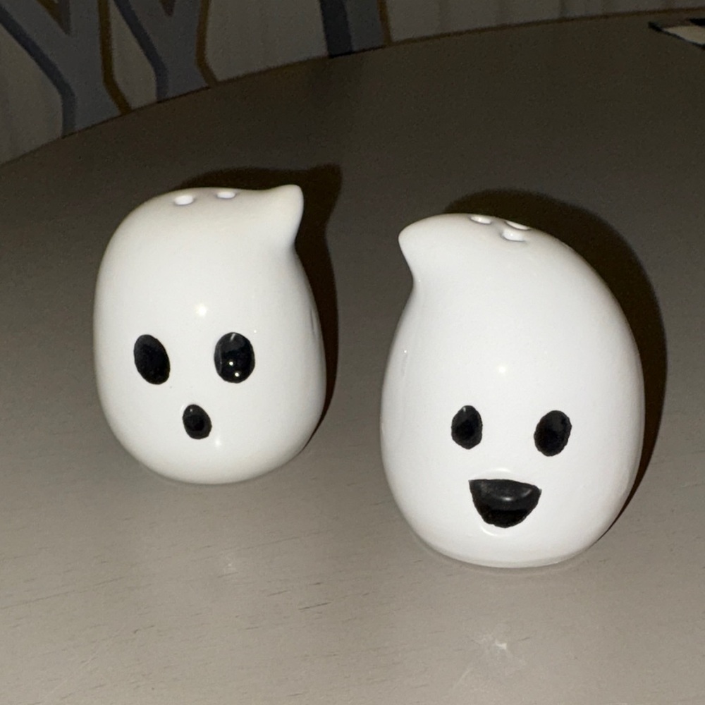 Happy Hauntings Ghost Salt and Pepper Shakers